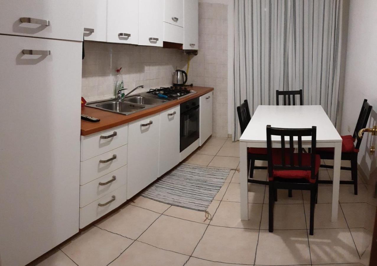 Locazione Menini - Camere zona stazione Padova Esterno foto