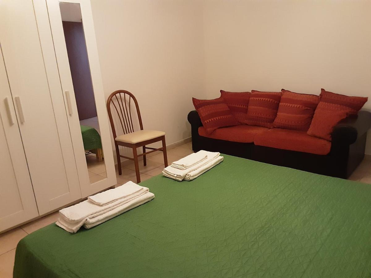 Locazione Menini - Camere zona stazione Padova Esterno foto